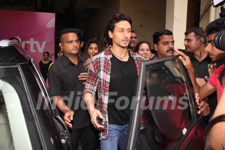 Tiger Shroff snapped post leaving The Voice Kids show