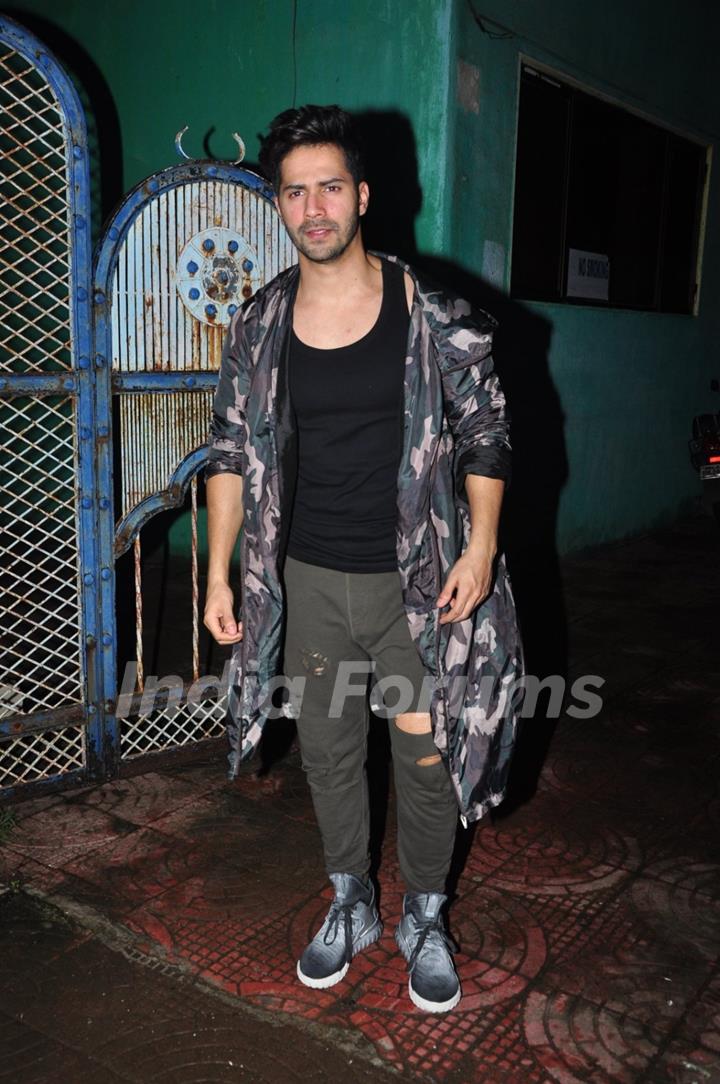 Varun Dhawan snapped post rehearsals of Dream Team tour