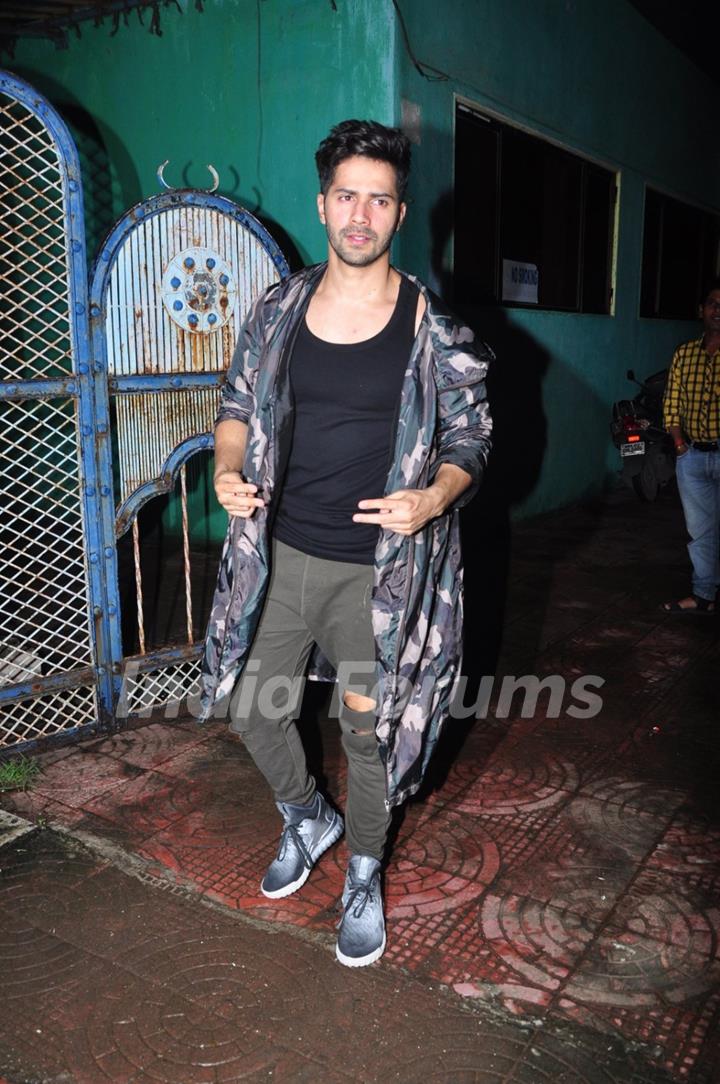 Varun Dhawan snapped post rehearsals of Dream Team tour