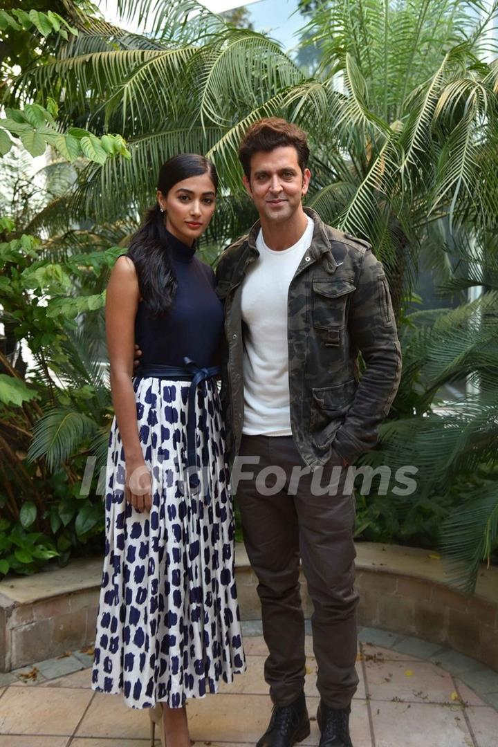 Hrithik Roshan and Pooja Hegde at Promotes 'Mohenjo Daro' in Delhi