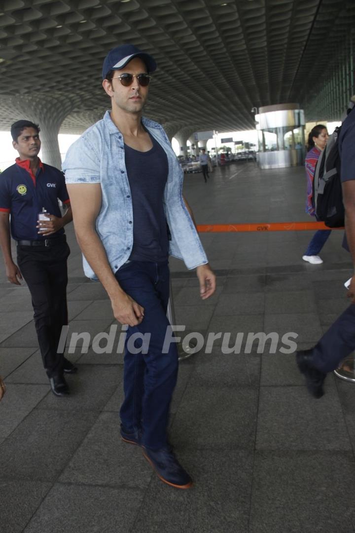 Hrithik Roshan spotted at airport!