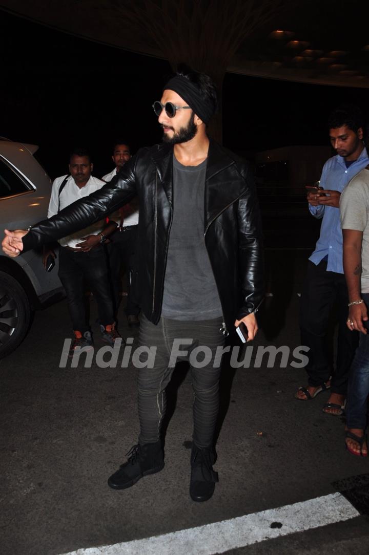 Ranveer Singh spotted at airport!