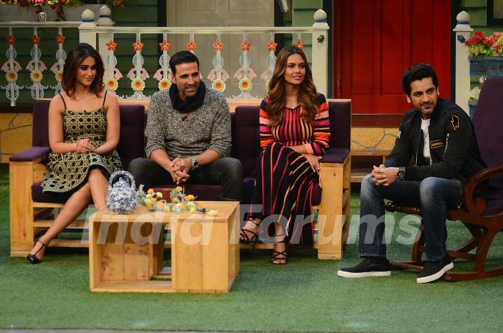 Arjan Bajwa, Akshay Kumar, Ileana D'Cruz and Esha Gupta Promotes 'Rustom' on The Kapil Sharma Show