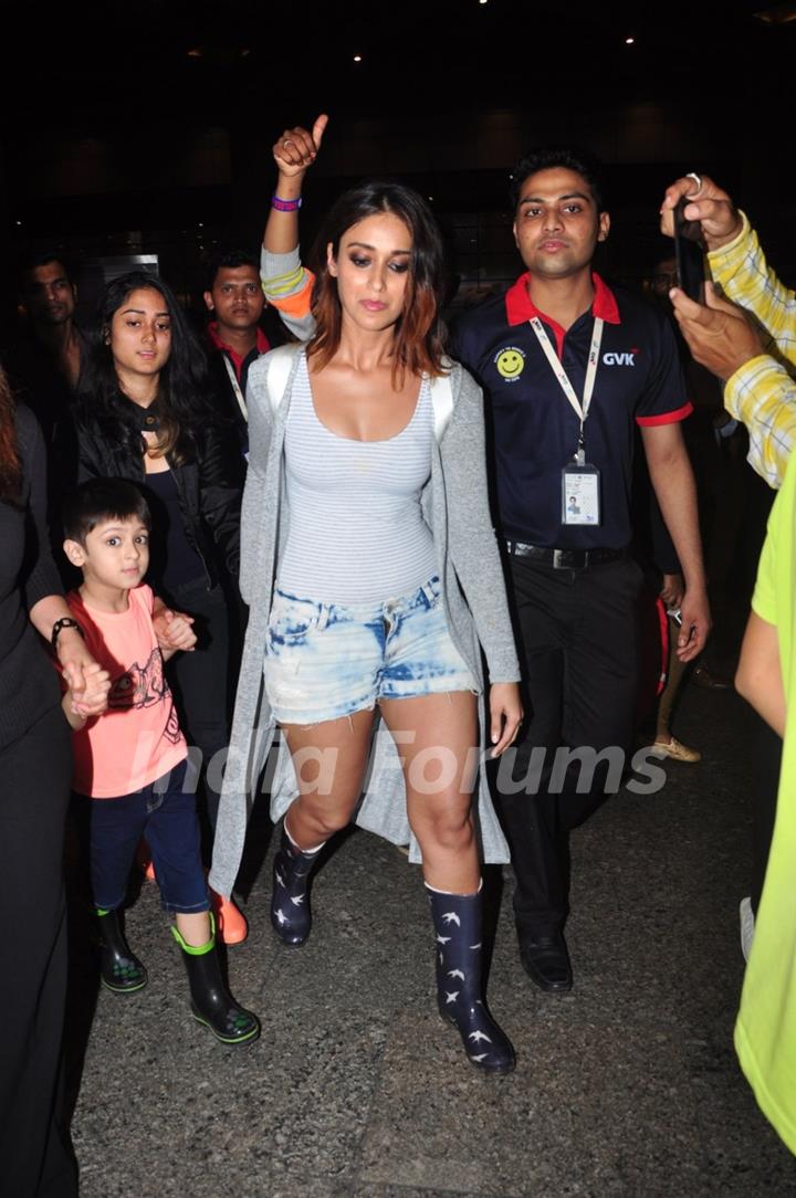 Actress Ileana D'cruz Snapped at Airport