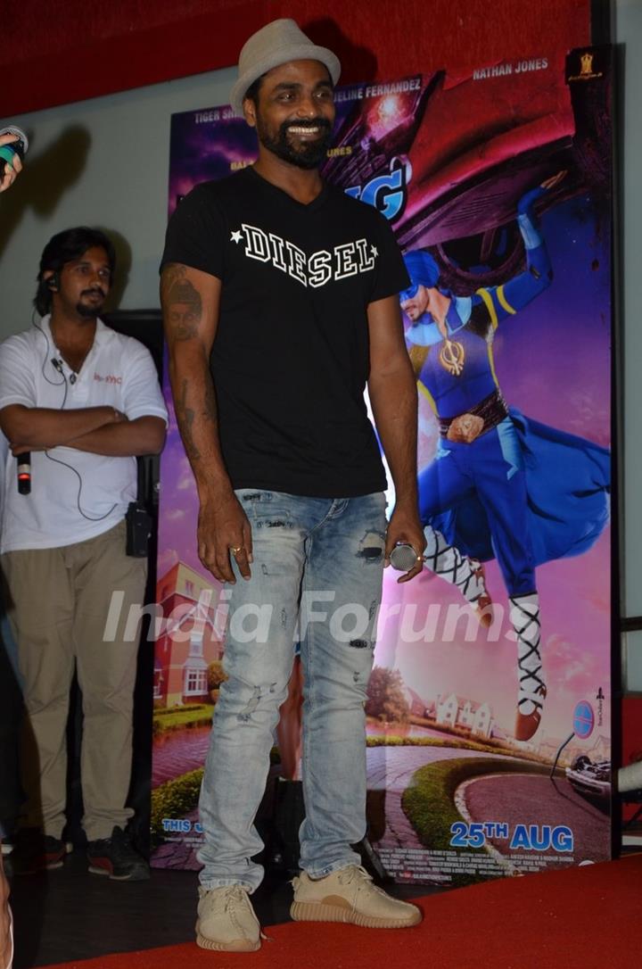 Remo Dsouza Promotes 'A Flying Jatt' at Smaash