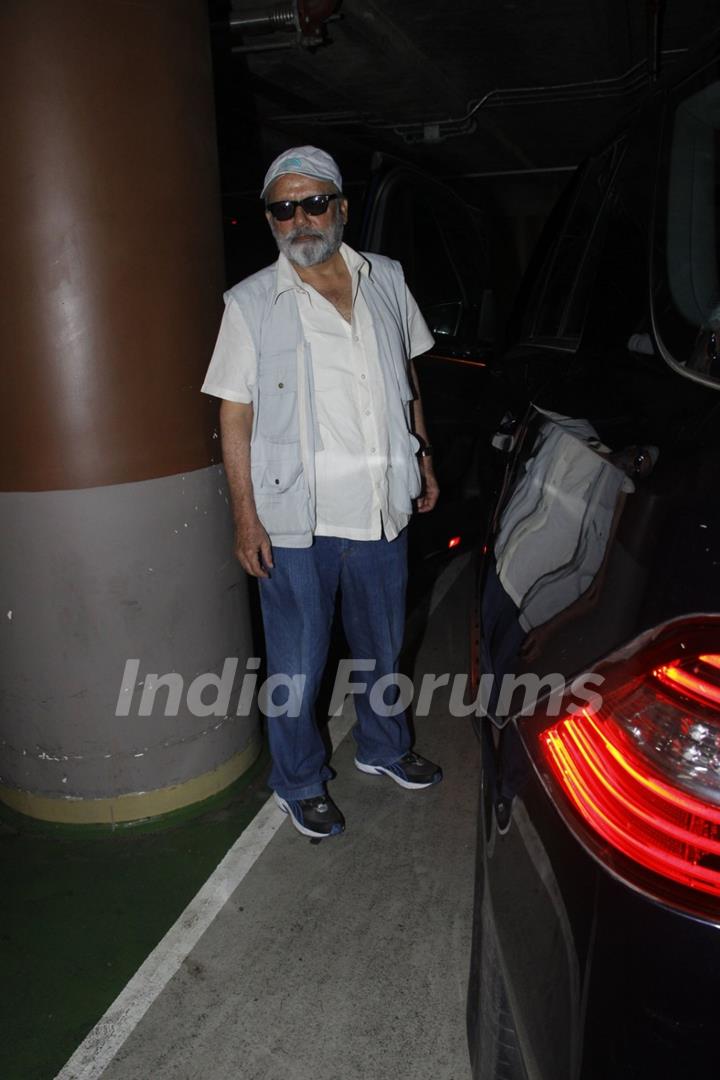 Pankaj Kapoor snapped at airport!