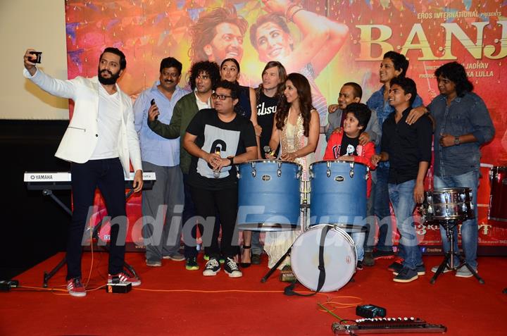 Cast click selfie at Trailer launch of movie 'Banjo'