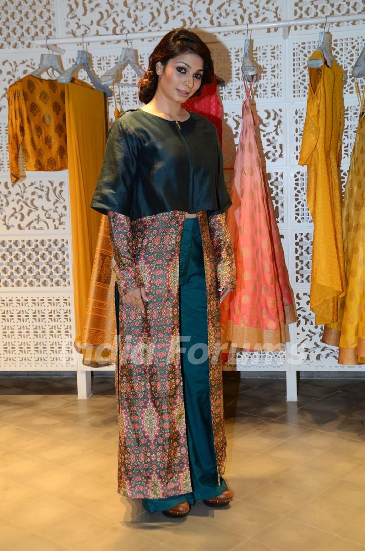 Tanishaa Mukerji at Kashish Infiore store for Shruti Sancheti preview