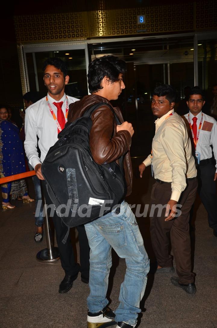 Aryan Khan snapped with family