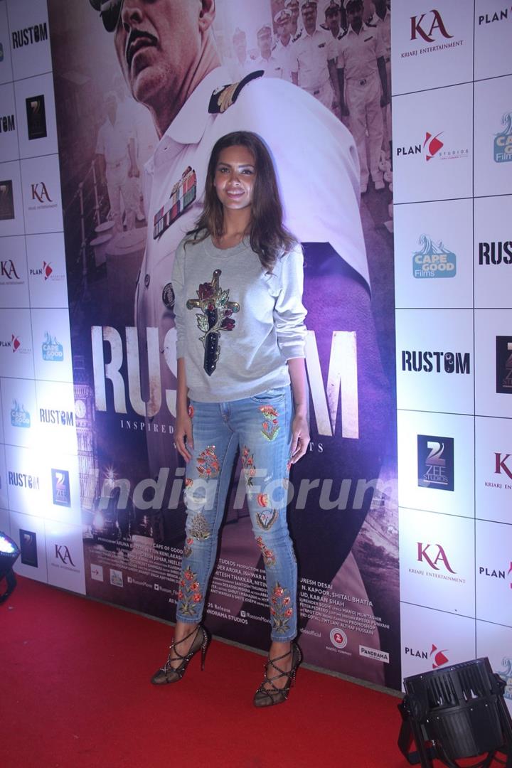 Esha Gupta at Special Screening of 'Rustom' at Yashraj Studios