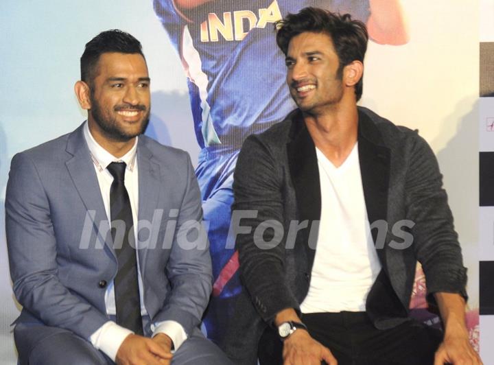 Sushant Singh Rajput and Mahendra Singh Dhoni Promotes 'MS Dhoni: The Untold Story' at PVR Juhu