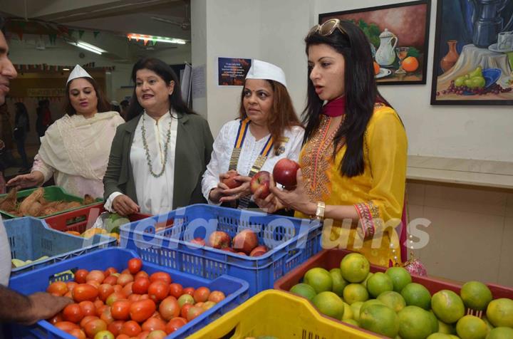 Bhagyashree Patwardhan at Inauguration of the Juhu Organic Farmer's Market at Jamnabai Narsee School