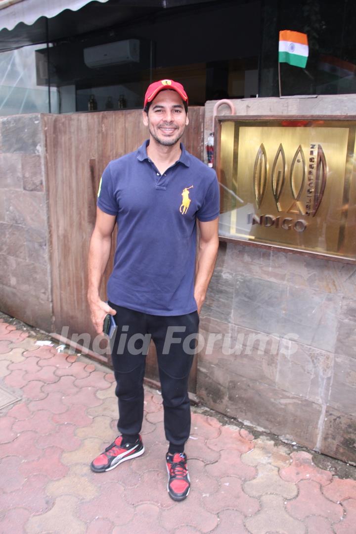 Dino Morea Snapped!