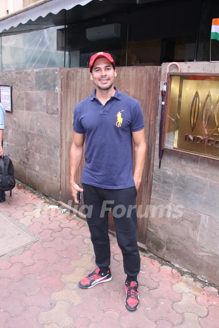 Dino Morea Snapped!