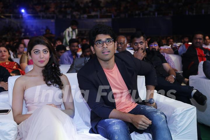 Pranitha Subhash at Santosham South India Film Awards 2016