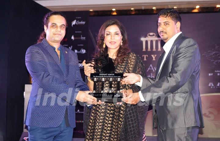 Zeenat Aman at Beauty awards 2016!