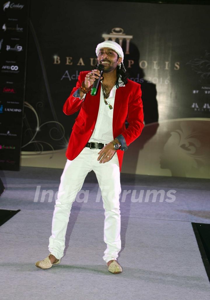 Rituraj Mohanty at Beauty awards 2016!