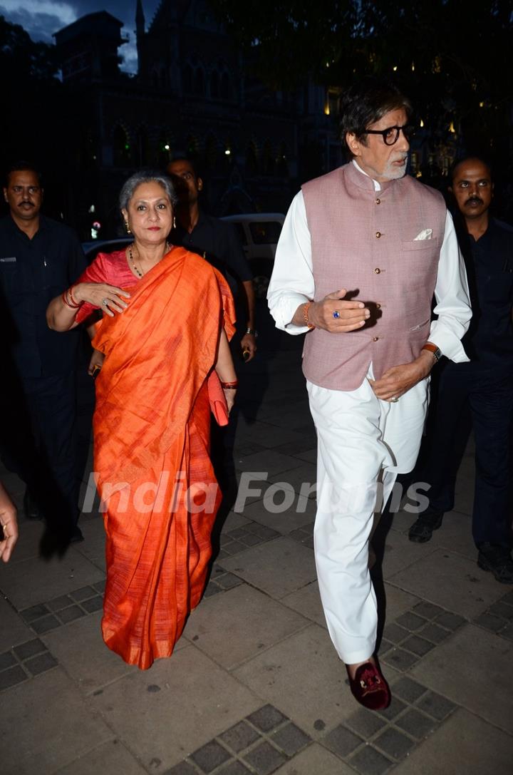 Amitabh Bachchan and Jaya Bachchan at Dilip De's art event