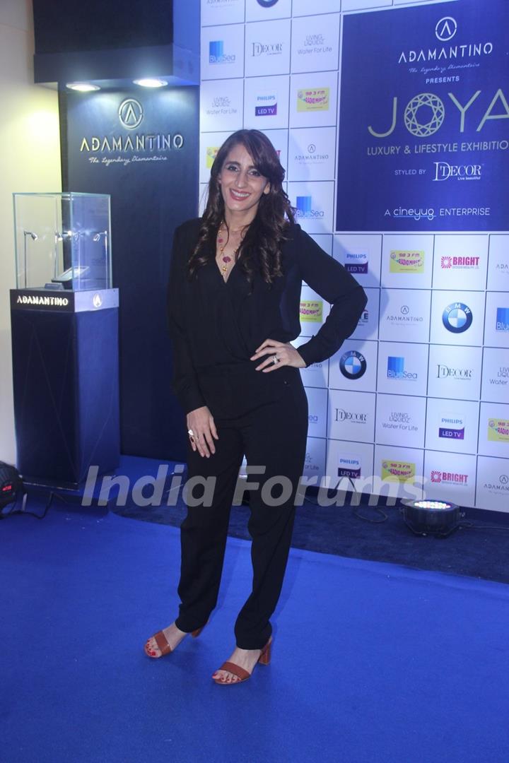 Farah Khan Ali at JOYA Exhibition 2016