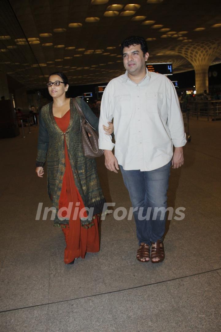 Vidya Balan snapped with Siddharth Roy Kapur at Airport