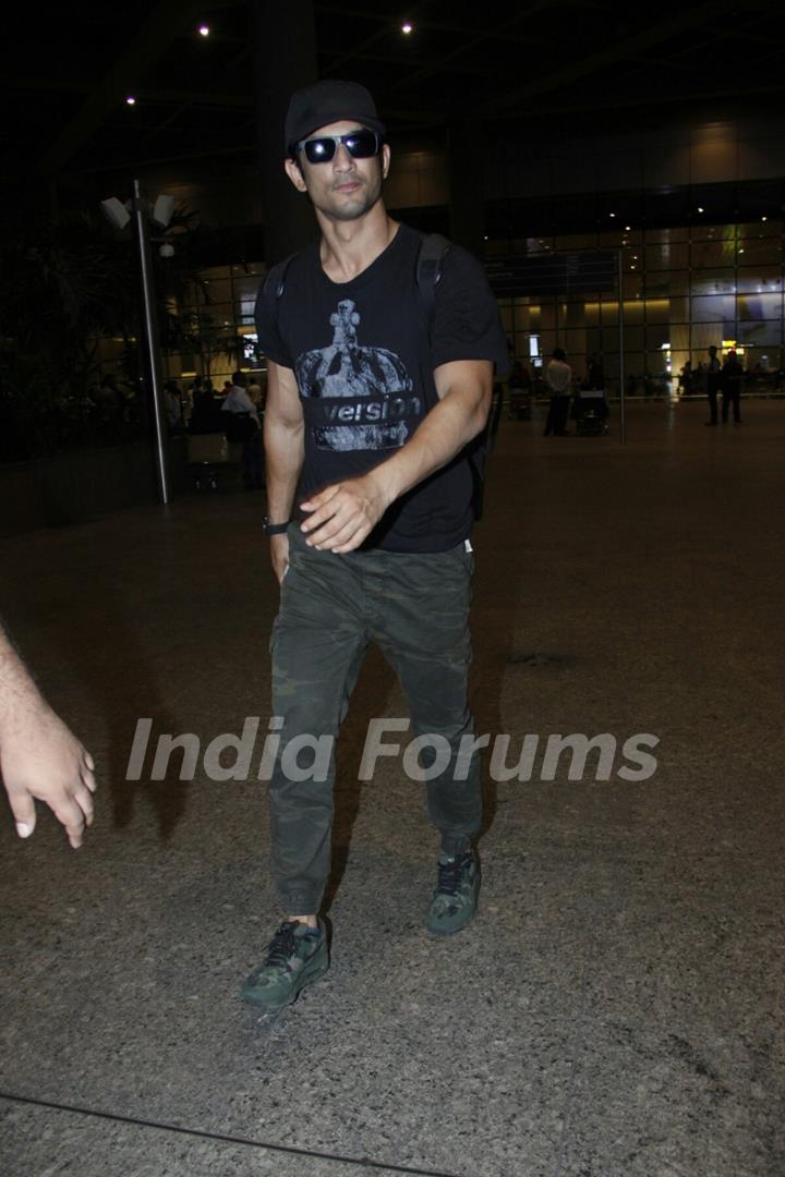 Sushant Singh Rajput snapped at Airport