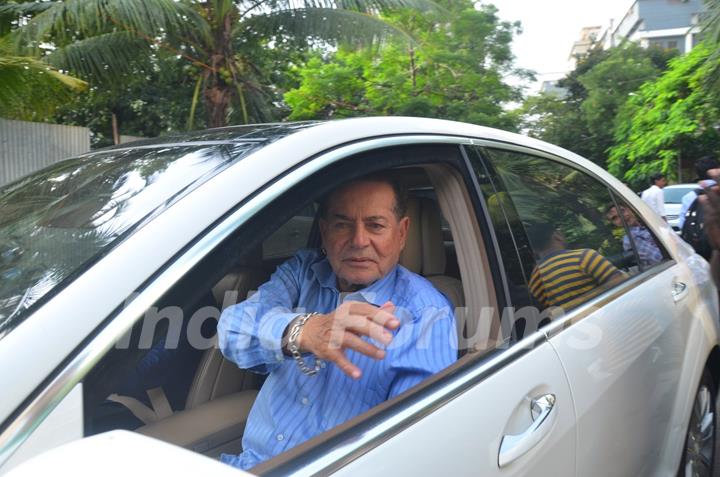 Salim Khan snapped at Arpita's house for Rakhi Celebration with Family