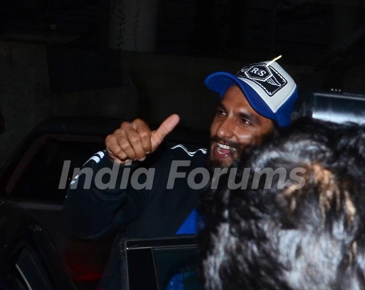 Ranveer Singh Snapped outside Sanjay Leela Bhansali's house!