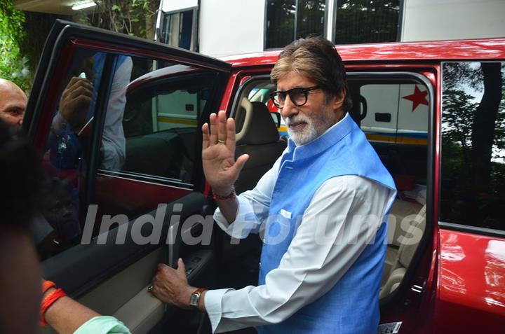 Big B snapped in a Bohemian look for a Tata Sky Ad