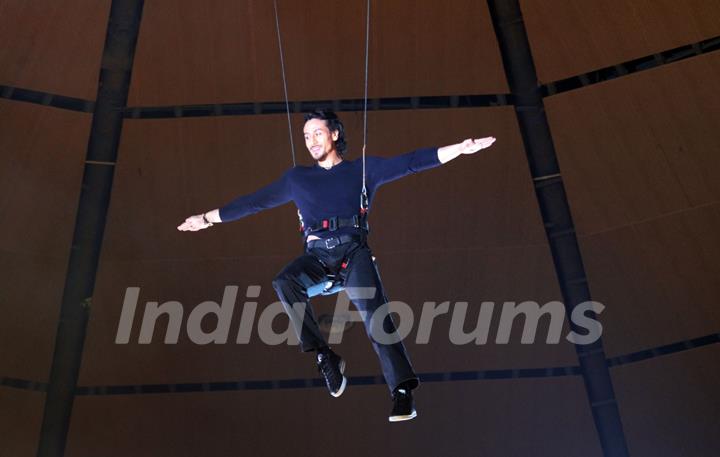 Tiger Shroff at Promotion of 'A Flying Jatt' at Sadbhwna Diwas 2016