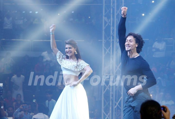 Tiger Shroff and Jacqueline Fernandes at Promotion of 'A Flying Jatt' at Sadbhwna Diwas 2016