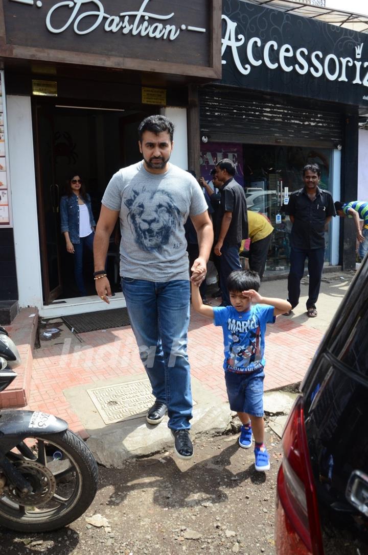 Raj Kundra snapped with family for lunch