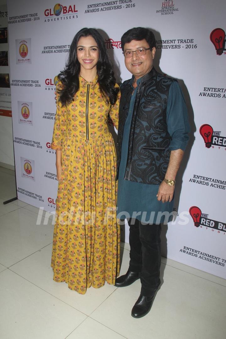 Sachin Pilgaonkar and Shriya Pilgaonkar at Entertainment Trade Awards 2016