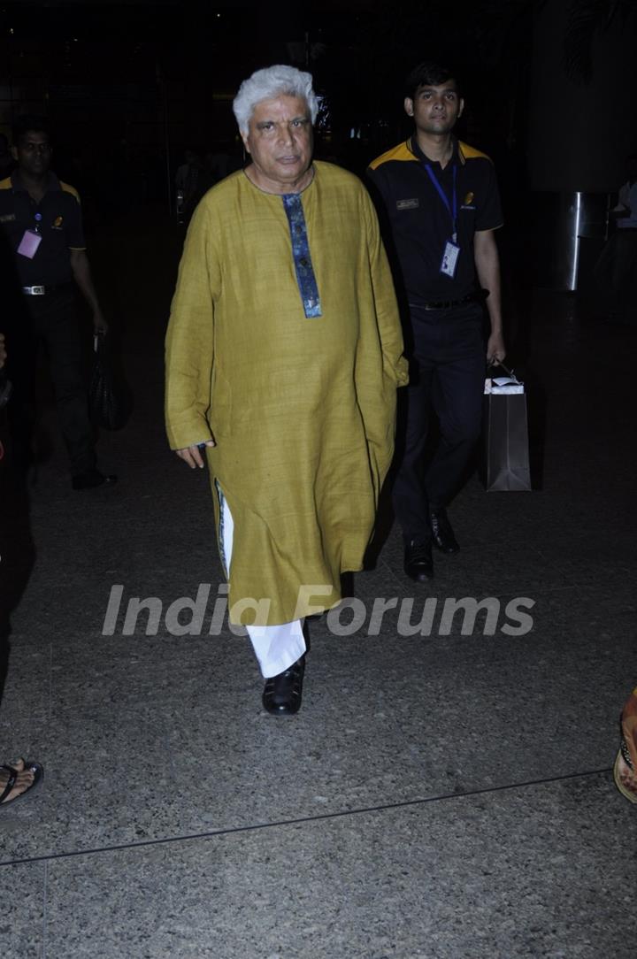 Javed Akhtar Snapped at Airport!