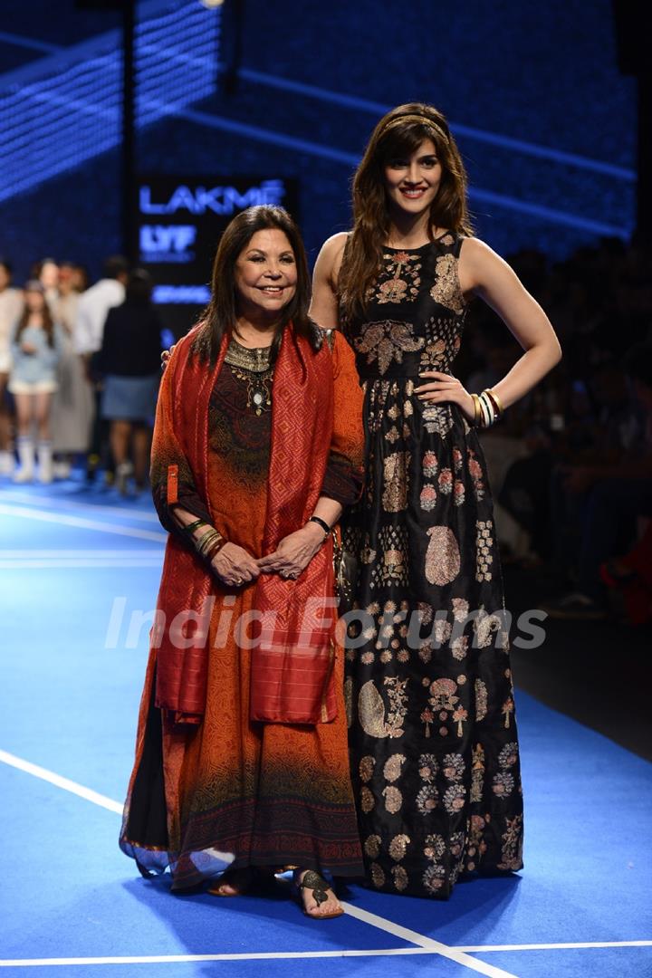 Day 4 - Kriti Sanon walks for Ritu Kumar at Lakme Fashion Show 2016