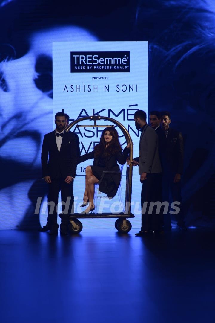 Day 4 - The Sri Lankan beauty Jacqueline Fernandes at Lakme Fashion Show 2016