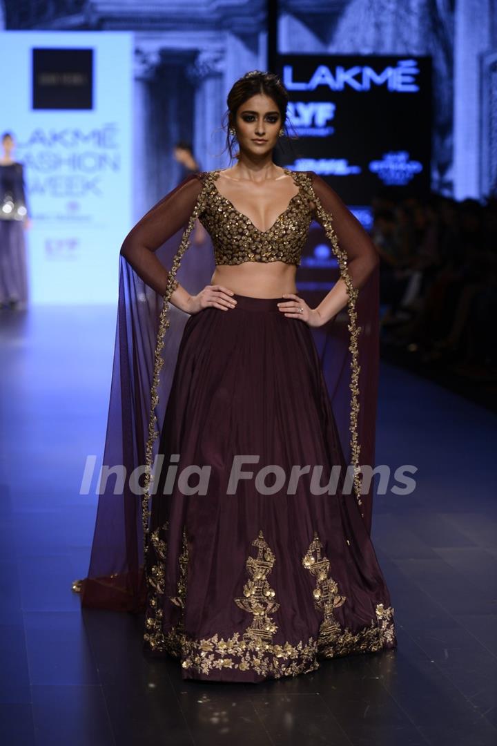 Ileana D'Cruz Sizzles at Lakme Fashion Show Day 5