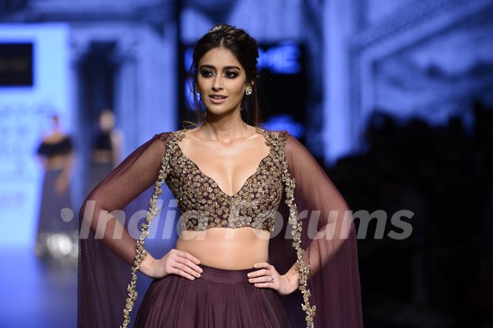 The Bollywood beauty Ileana D'Cruz Sizzles at Lakme Fashion Show Day 5