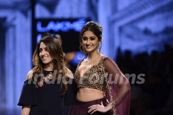 The glamorous Ileana D'Cruz Sizzles at Lakme Fashion Show Day 5