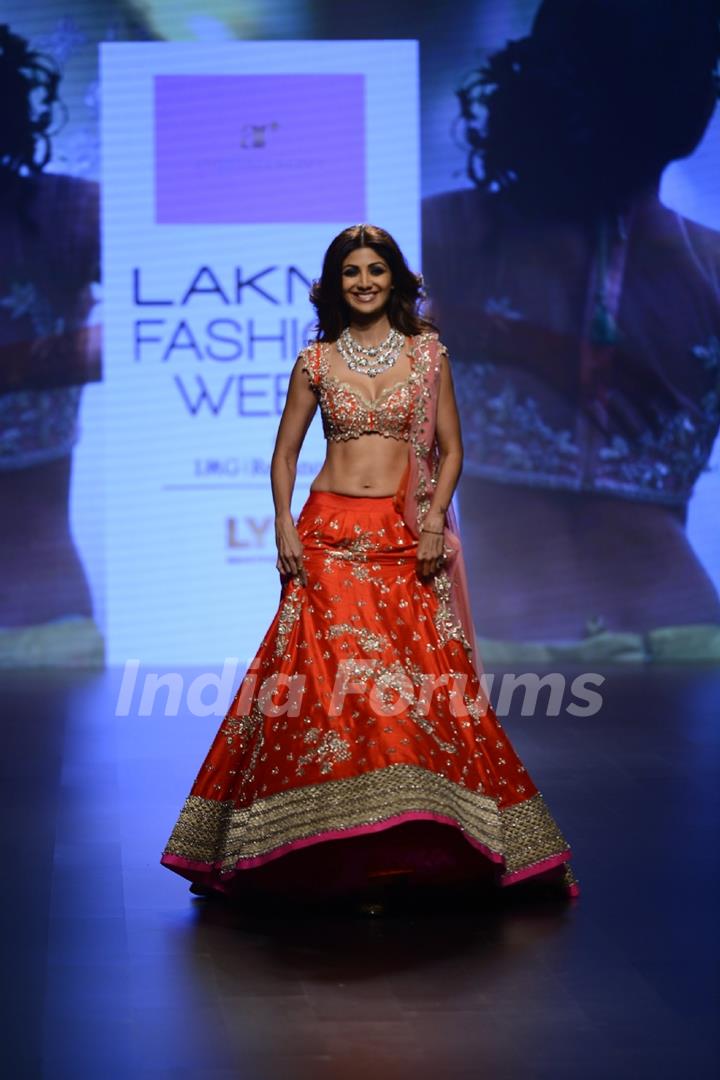 Day 5 - Shilpa Shetty walks the ramp at Lakme Fashion Show 2016