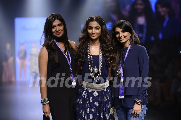 Day 5 - 'The Beautiful' Pooja Hegde walks the ramp at Lakme Fashion Show 2016