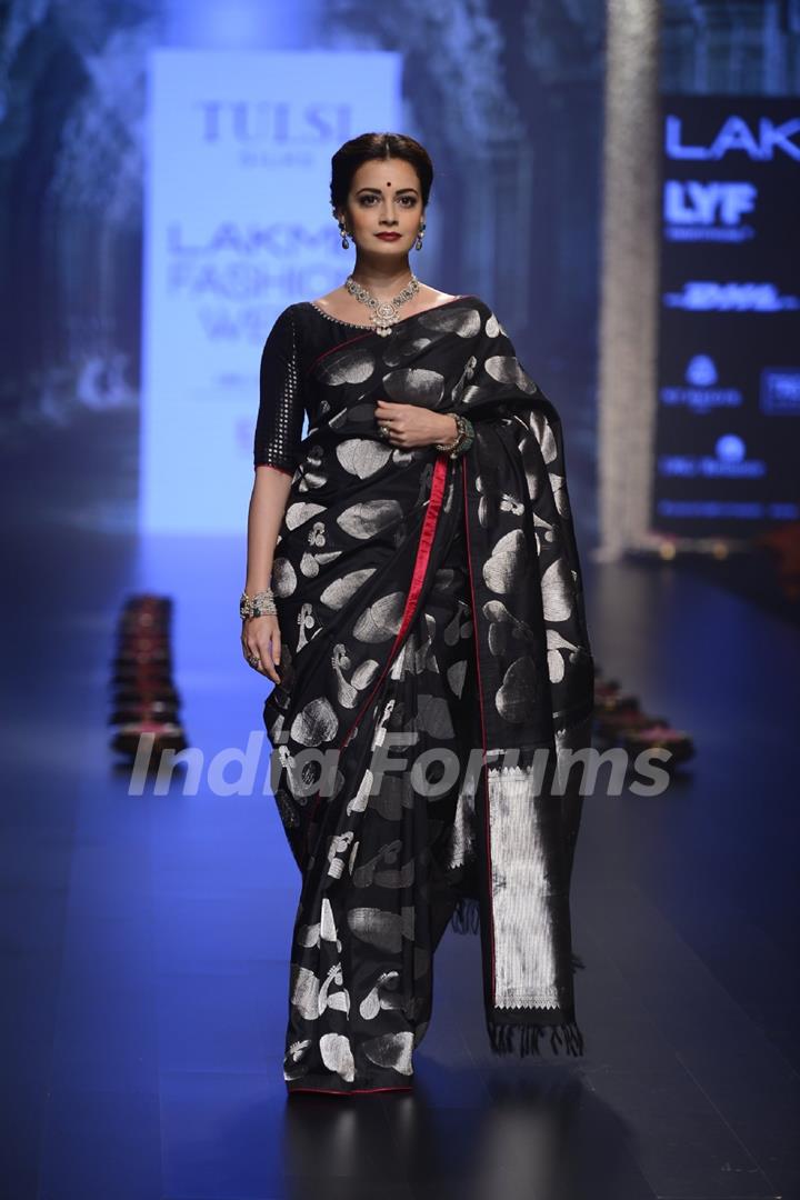 Day 5 - The elegant beauty Dia Mirza walks the ramp at Lakme Fashion Show 2016