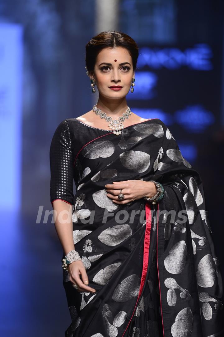 Day 5 - The ravishing beauty Dia Mirza walks the ramp at Lakme Fashion Show 2016