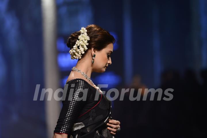 Day 5 - The divine beauty Dia Mirza walks the ramp at Lakme Fashion Show 2016