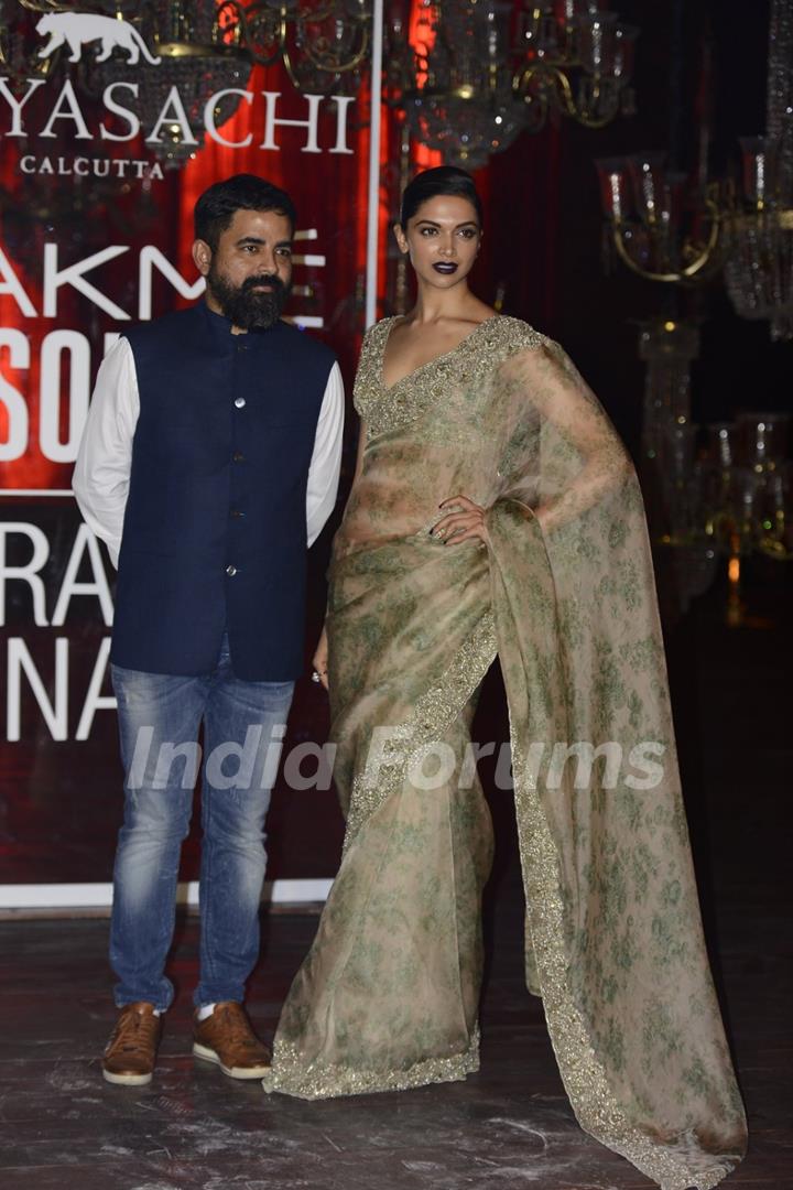 Deepika Padukone in Sabyasachi at Grand Finale of Lakme Fashion Show 2016