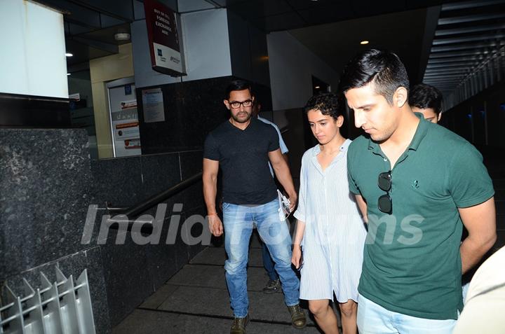 Aamir Khan Snapped with his Dangal Daughters at Hakkasan!