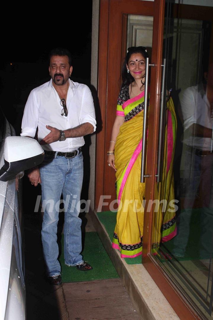 Sanjay Dutt - Manyata Snapped!