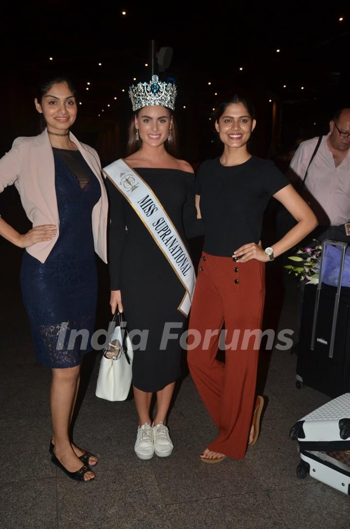 Airport Scenes!: Miss Supranational