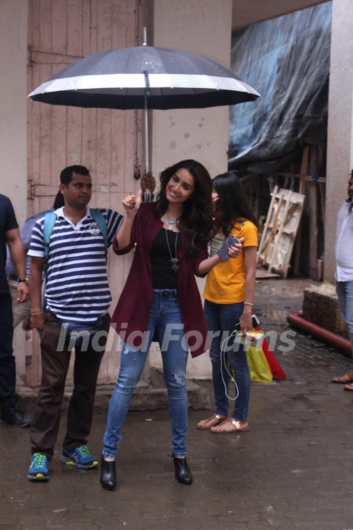 Shraddha Kapoor Snapped on the sets of Rock On 2!