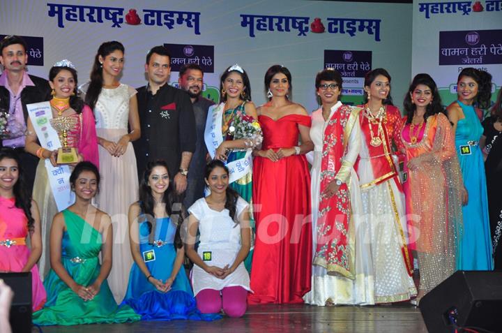 Sonali Kulkarni at Grand Finale of 'Shravan Queen'