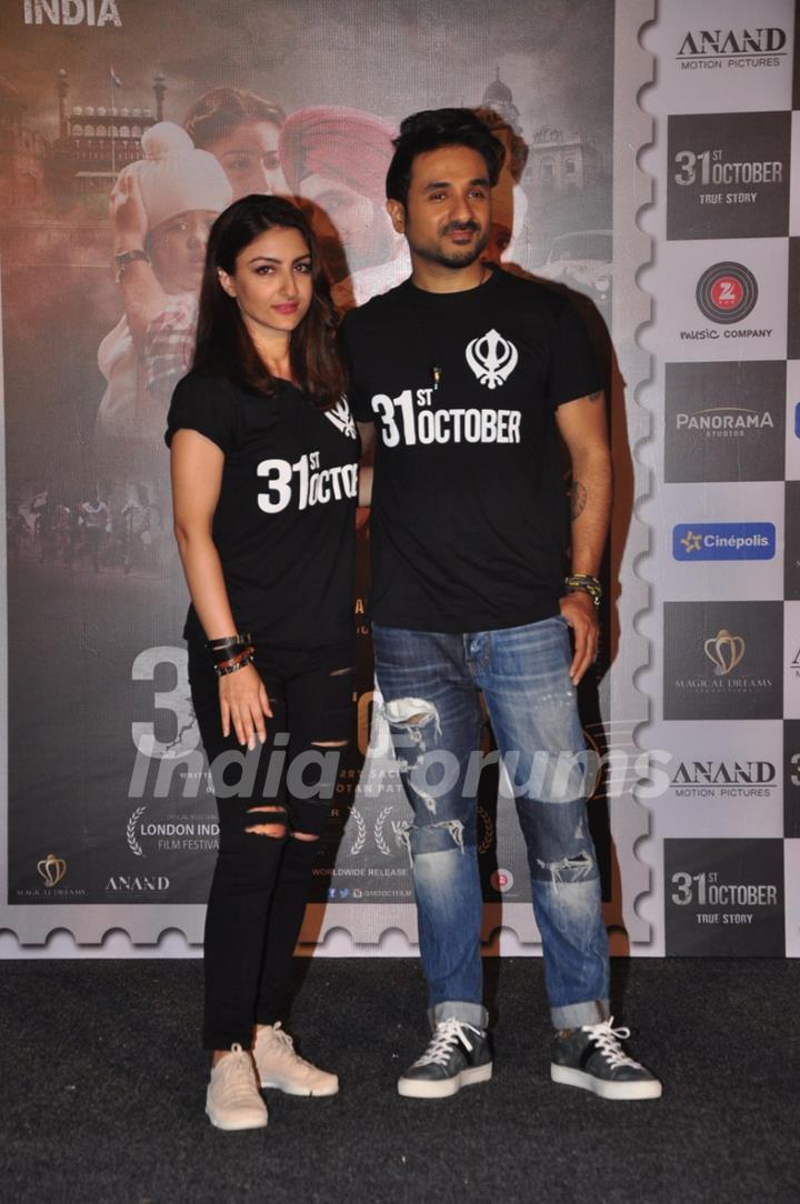 Soha Ali Khan and Vir Das at Trailer Launch of Film '31st October'